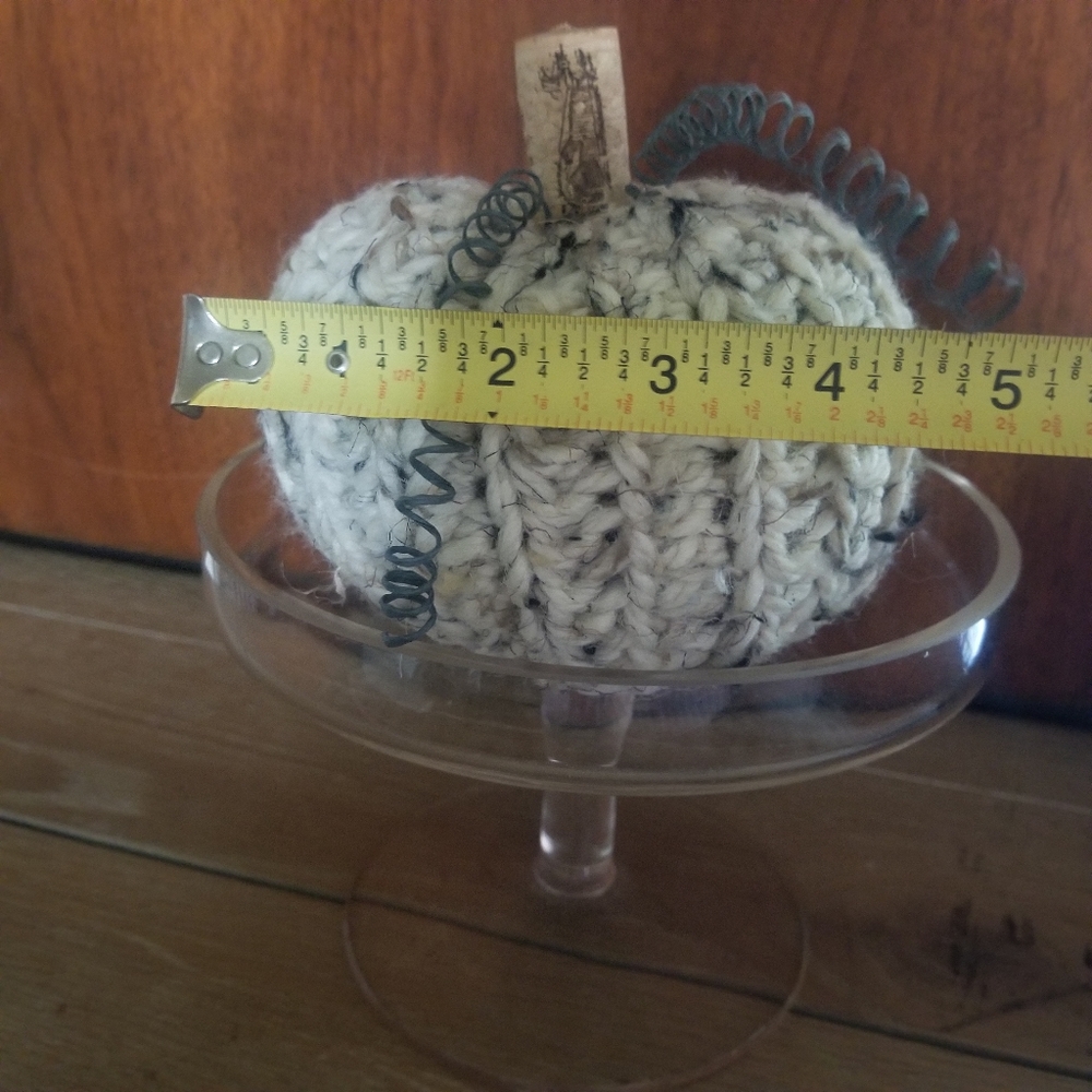 Small crocheted pumpkin - Picture 4 of 4